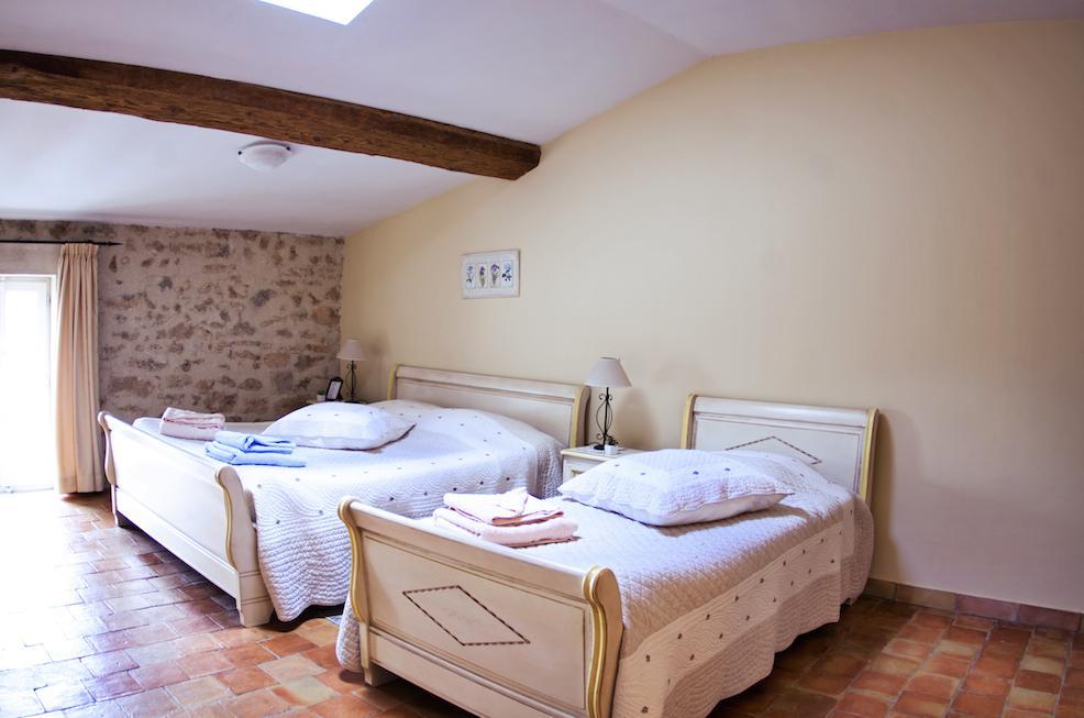 Bed and Breakfast L'Abri Du Poete Besse-sur-Issole Номер фото