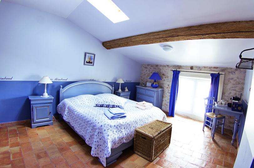Bed and Breakfast L'Abri Du Poete Besse-sur-Issole Номер фото