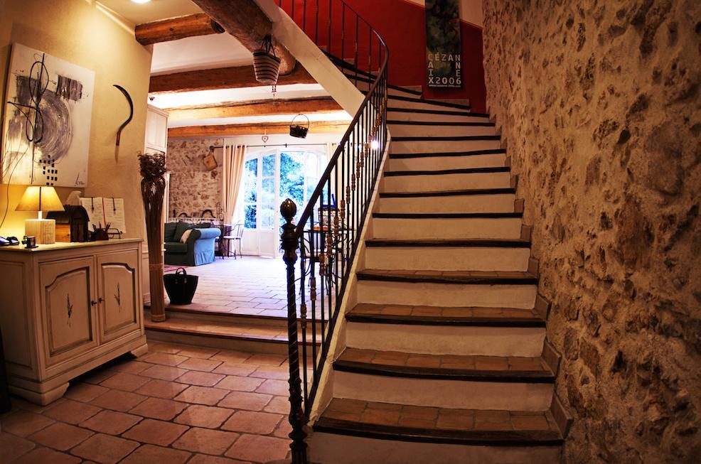Bed and Breakfast L'Abri Du Poete Besse-sur-Issole Экстерьер фото