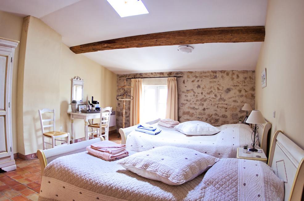 Bed and Breakfast L'Abri Du Poete Besse-sur-Issole Номер фото