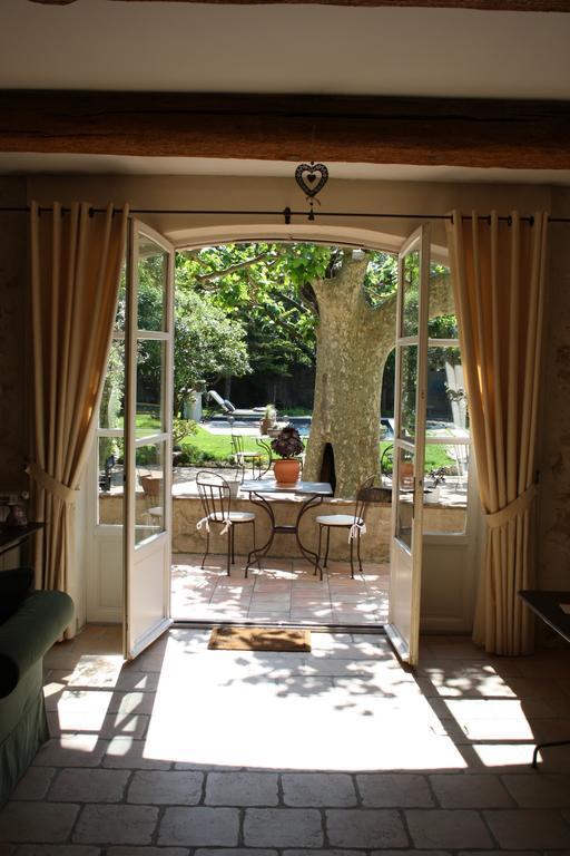 Bed and Breakfast L'Abri Du Poete Besse-sur-Issole Экстерьер фото