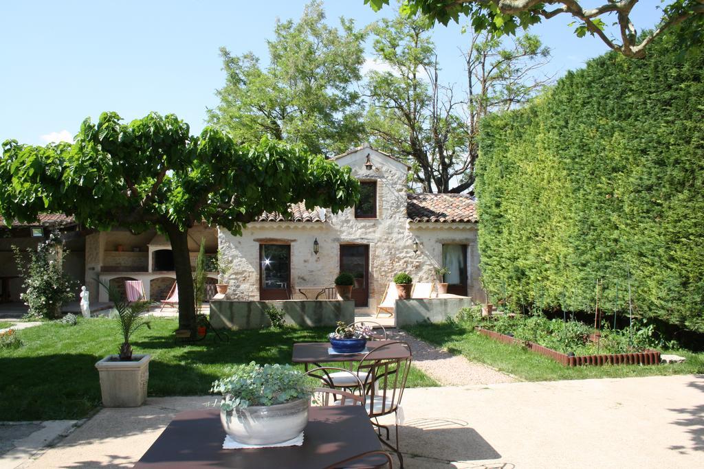 Bed and Breakfast L'Abri Du Poete Besse-sur-Issole Номер фото