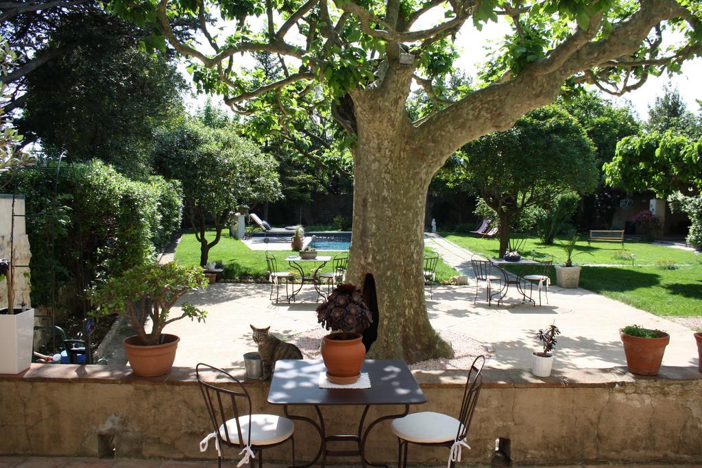 Bed and Breakfast L'Abri Du Poete Besse-sur-Issole Экстерьер фото