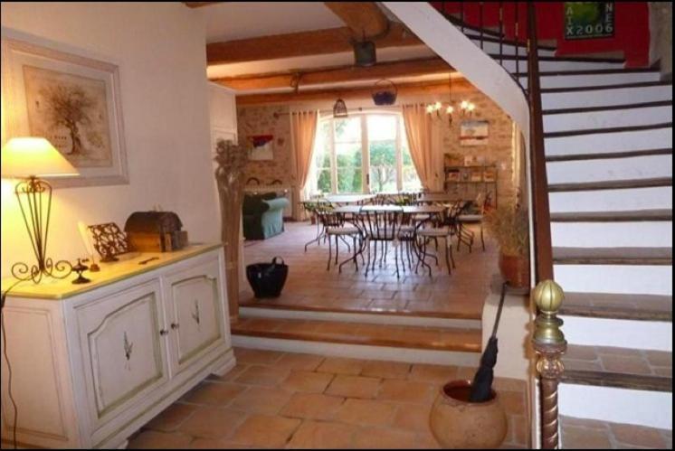 Bed and Breakfast L'Abri Du Poete Besse-sur-Issole Экстерьер фото